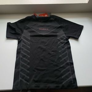 Youngla Superhero t shirt Size L Black